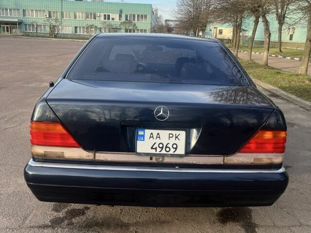 Синий Мерседес С Класс, объемом двигателя 3.2 л и пробегом 400 тыс. км за 5500 $, фото 5 на Automoto.ua