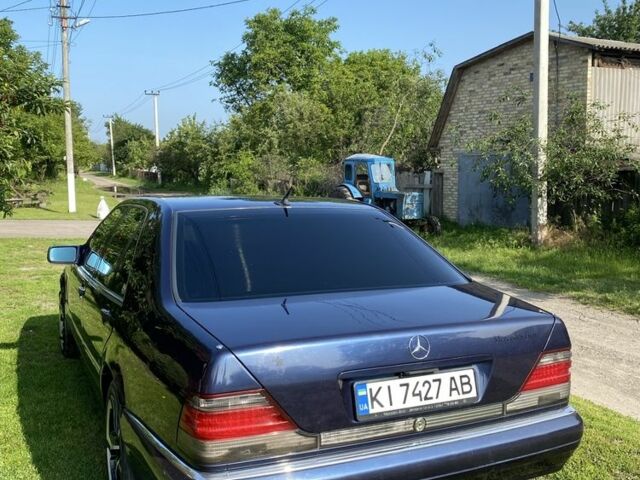 Синий Мерседес С Класс, объемом двигателя 3.2 л и пробегом 450 тыс. км за 6000 $, фото 7 на Automoto.ua