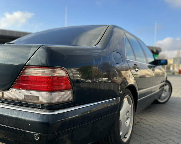 Синий Мерседес С Класс, объемом двигателя 4.97 л и пробегом 300 тыс. км за 8777 $, фото 4 на Automoto.ua