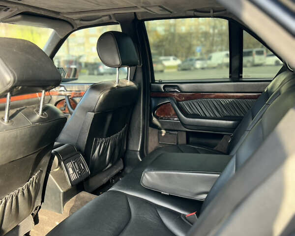 Синий Мерседес С Класс, объемом двигателя 4.97 л и пробегом 300 тыс. км за 8777 $, фото 14 на Automoto.ua