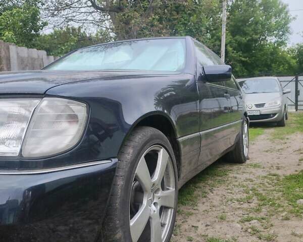 Синий Мерседес С Класс, объемом двигателя 3.45 л и пробегом 424 тыс. км за 5600 $, фото 3 на Automoto.ua