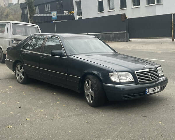 Синій Мерседес С Клас, об'ємом двигуна 3.2 л та пробігом 300 тис. км за 8500 $, фото 6 на Automoto.ua