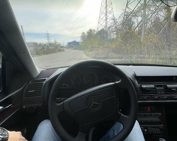 Синій Мерседес С Клас, об'ємом двигуна 3.2 л та пробігом 300 тис. км за 8500 $, фото 19 на Automoto.ua