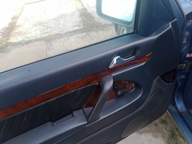 Синий Мерседес С Класс, объемом двигателя 3.5 л и пробегом 400 тыс. км за 4000 $, фото 10 на Automoto.ua