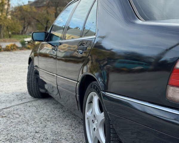 Синий Мерседес С Класс, объемом двигателя 2.97 л и пробегом 420 тыс. км за 4300 $, фото 2 на Automoto.ua