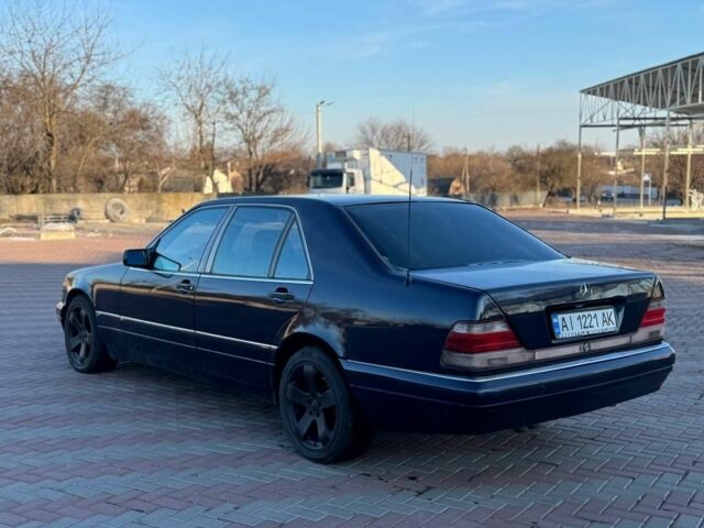 Синий Мерседес С Класс, объемом двигателя 3 л и пробегом 300 тыс. км за 5800 $, фото 4 на Automoto.ua