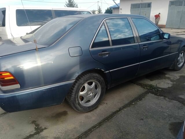 Синий Мерседес С Класс, объемом двигателя 3.5 л и пробегом 400 тыс. км за 4000 $, фото 5 на Automoto.ua