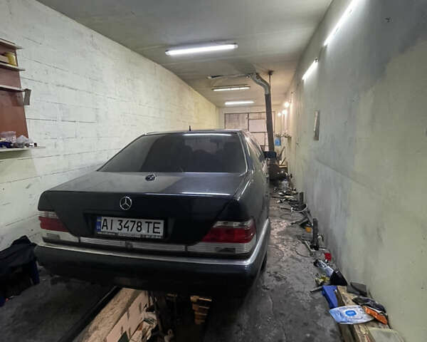 Синій Мерседес С Клас, об'ємом двигуна 3.2 л та пробігом 300 тис. км за 8500 $, фото 13 на Automoto.ua