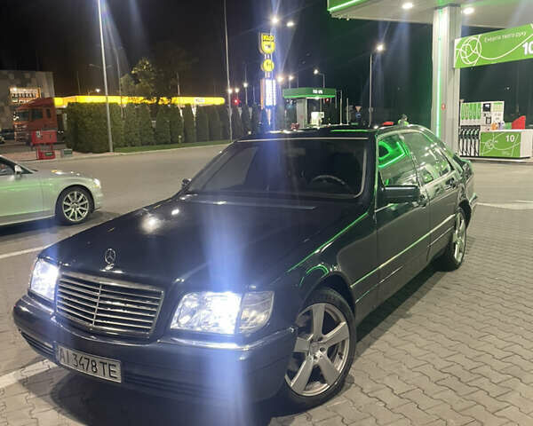 Синій Мерседес С Клас, об'ємом двигуна 3.2 л та пробігом 300 тис. км за 8500 $, фото 4 на Automoto.ua