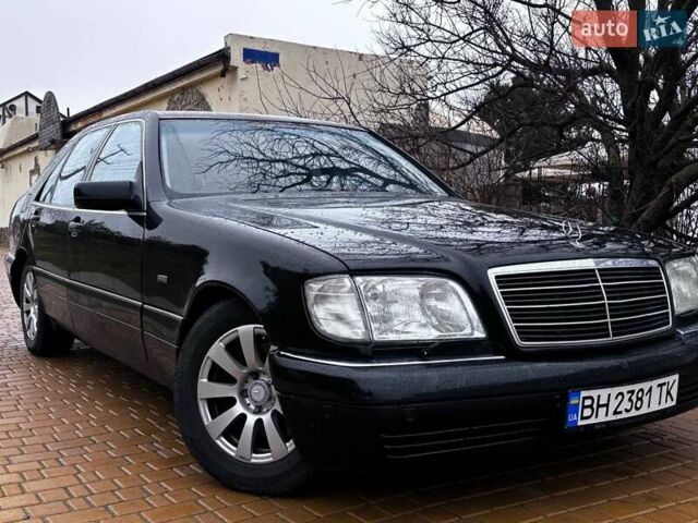 Синий Мерседес С Класс, объемом двигателя 3 л и пробегом 300 тыс. км за 6200 $, фото 1 на Automoto.ua