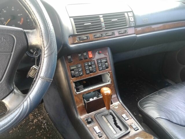 Синий Мерседес С Класс, объемом двигателя 3.5 л и пробегом 400 тыс. км за 4000 $, фото 9 на Automoto.ua