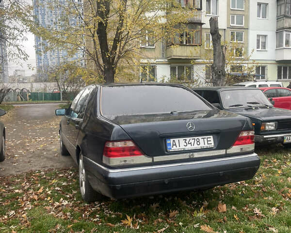 Синій Мерседес С Клас, об'ємом двигуна 3.2 л та пробігом 300 тис. км за 8500 $, фото 14 на Automoto.ua