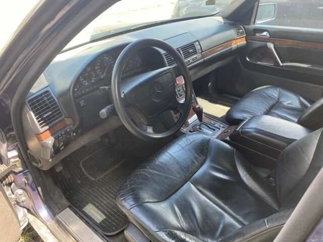 Синій Мерседес С Клас, об'ємом двигуна 4.2 л та пробігом 300 тис. км за 6200 $, фото 3 на Automoto.ua