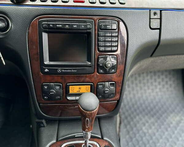 Синій Мерседес С Клас, об'ємом двигуна 4.3 л та пробігом 470 тис. км за 6000 $, фото 6 на Automoto.ua