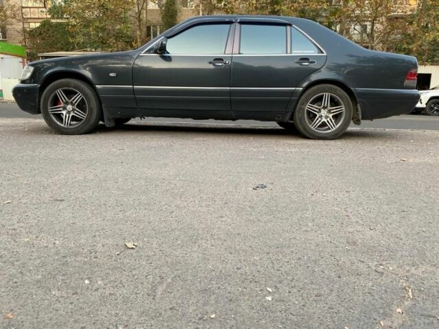 Синій Мерседес С Клас, об'ємом двигуна 3.2 л та пробігом 380 тис. км за 6500 $, фото 2 на Automoto.ua