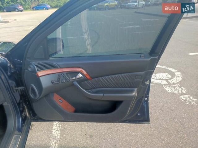 Синий Мерседес С Класс, объемом двигателя 3.2 л и пробегом 347 тыс. км за 3700 $, фото 5 на Automoto.ua