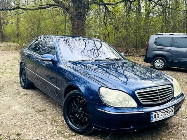 Синій Мерседес С Клас, об'ємом двигуна 4.3 л та пробігом 300 тис. км за 3300 $, фото 1 на Automoto.ua