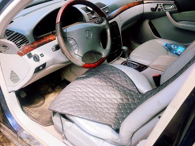 Синий Мерседес С Класс, объемом двигателя 4.3 л и пробегом 270 тыс. км за 4000 $, фото 3 на Automoto.ua