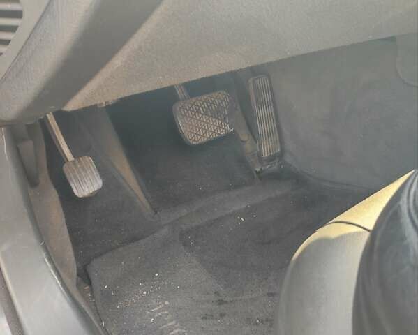 Синий Мерседес С Класс, объемом двигателя 3.2 л и пробегом 347 тыс. км за 3700 $, фото 12 на Automoto.ua