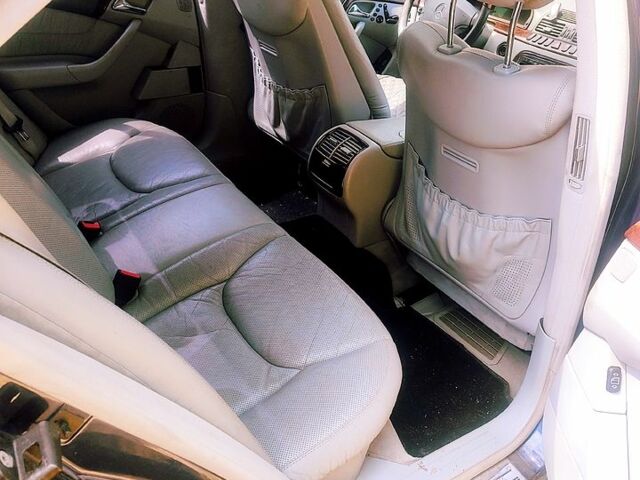 Синий Мерседес С Класс, объемом двигателя 4.3 л и пробегом 270 тыс. км за 4000 $, фото 4 на Automoto.ua