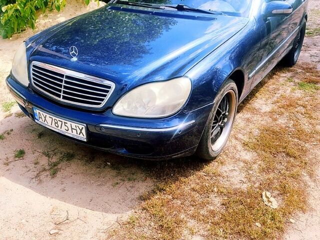 Синий Мерседес С Класс, объемом двигателя 4.3 л и пробегом 270 тыс. км за 4000 $, фото 2 на Automoto.ua