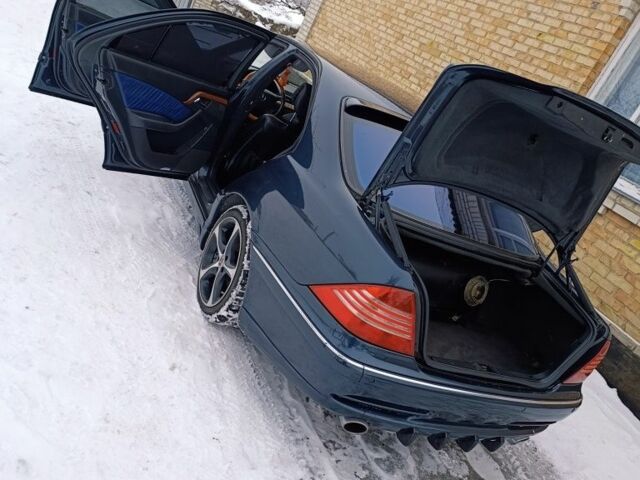 Синий Мерседес С Класс, объемом двигателя 5 л и пробегом 443 тыс. км за 3999 $, фото 1 на Automoto.ua