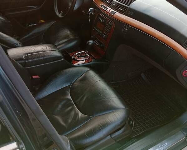 Синій Мерседес С Клас, об'ємом двигуна 3.2 л та пробігом 300 тис. км за 2500 $, фото 9 на Automoto.ua