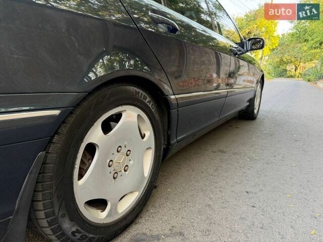 Синій Мерседес С Клас, об'ємом двигуна 6 л та пробігом 330 тис. км за 6500 $, фото 7 на Automoto.ua