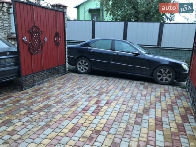 Синий Мерседес С Класс, объемом двигателя 4.3 л и пробегом 250 тыс. км за 3000 $, фото 5 на Automoto.ua