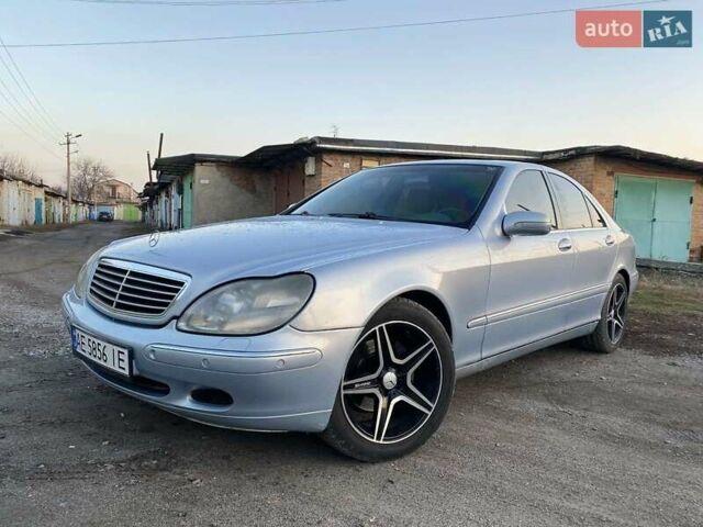 Синій Мерседес С Клас, об'ємом двигуна 3.2 л та пробігом 260 тис. км за 6033 $, фото 2 на Automoto.ua