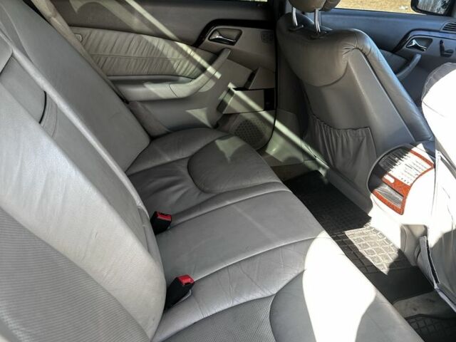 Синій Мерседес С Клас, об'ємом двигуна 3.2 л та пробігом 409 тис. км за 4200 $, фото 3 на Automoto.ua