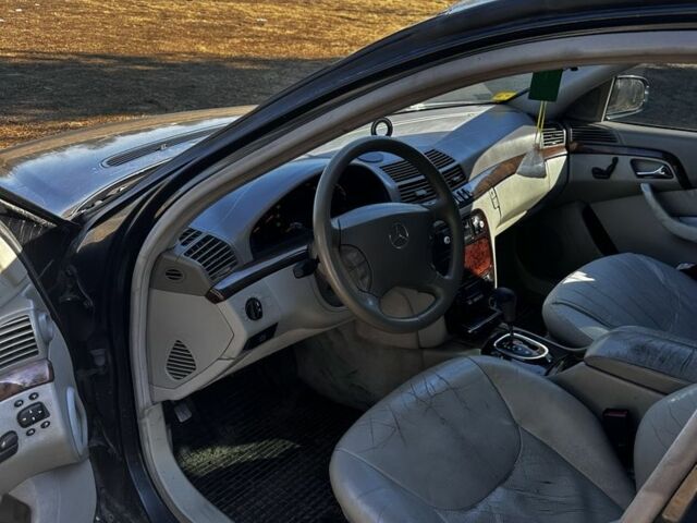 Синій Мерседес С Клас, об'ємом двигуна 3.2 л та пробігом 409 тис. км за 4200 $, фото 1 на Automoto.ua