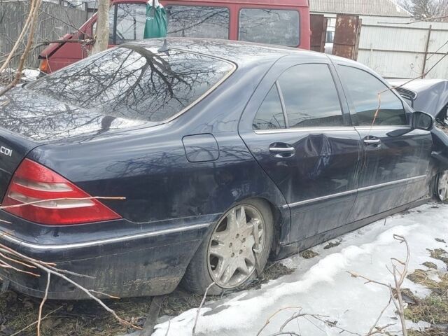Синій Мерседес С Клас, об'ємом двигуна 3.22 л та пробігом 415 тис. км за 1850 $, фото 3 на Automoto.ua