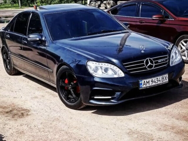 Синій Мерседес С Клас, об'ємом двигуна 4.3 л та пробігом 280 тис. км за 5500 $, фото 6 на Automoto.ua