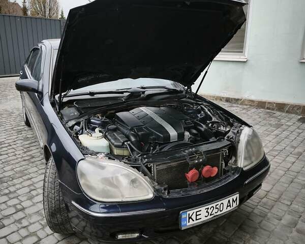 Синій Мерседес С Клас, об'ємом двигуна 3.2 л та пробігом 360 тис. км за 5800 $, фото 28 на Automoto.ua