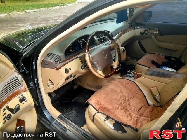 Синий Мерседес С Класс, объемом двигателя 3.7 л и пробегом 500 тыс. км за 5000 $, фото 5 на Automoto.ua