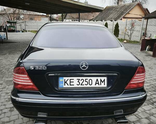 Синій Мерседес С Клас, об'ємом двигуна 3.2 л та пробігом 360 тис. км за 5800 $, фото 5 на Automoto.ua
