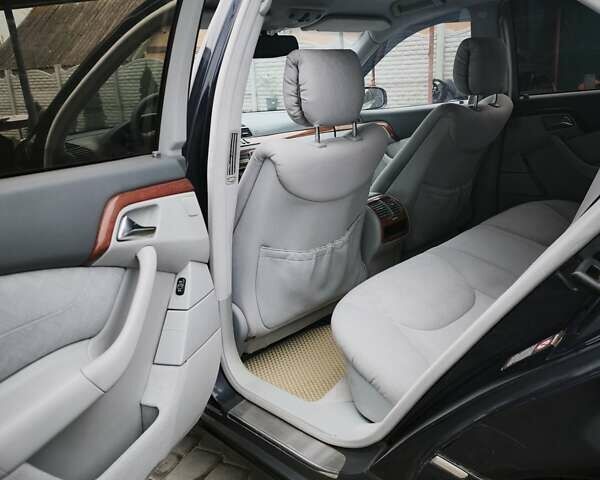 Синій Мерседес С Клас, об'ємом двигуна 3.2 л та пробігом 360 тис. км за 5800 $, фото 18 на Automoto.ua