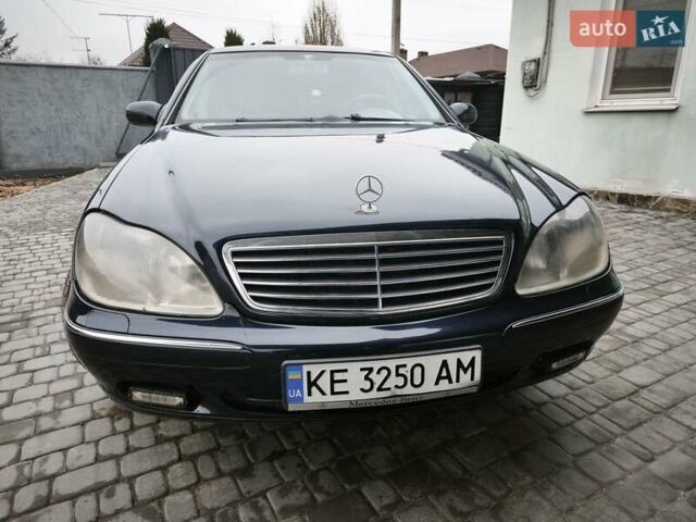 Синій Мерседес С Клас, об'ємом двигуна 3.2 л та пробігом 360 тис. км за 5800 $, фото 11 на Automoto.ua