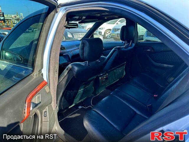 Синий Мерседес С Класс, объемом двигателя 3.2 л и пробегом 0 тыс. км за 4999 $, фото 5 на Automoto.ua