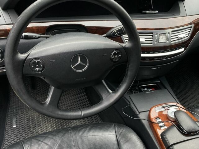 Синий Мерседес С Класс, объемом двигателя 3.5 л и пробегом 244 тыс. км за 8500 $, фото 13 на Automoto.ua