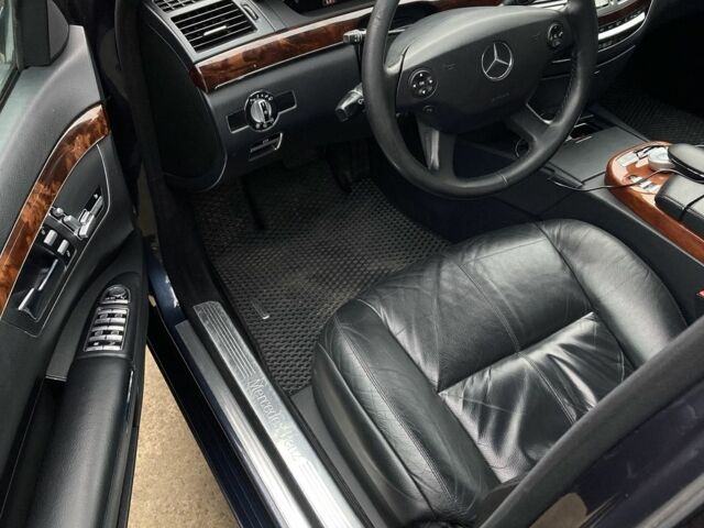 Синий Мерседес С Класс, объемом двигателя 3.5 л и пробегом 244 тыс. км за 8000 $, фото 2 на Automoto.ua