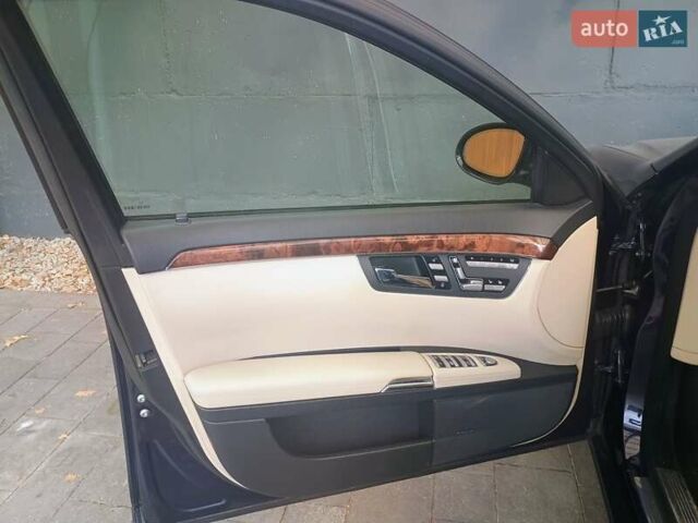 Синий Мерседес С Класс, объемом двигателя 5.5 л и пробегом 350 тыс. км за 11300 $, фото 7 на Automoto.ua