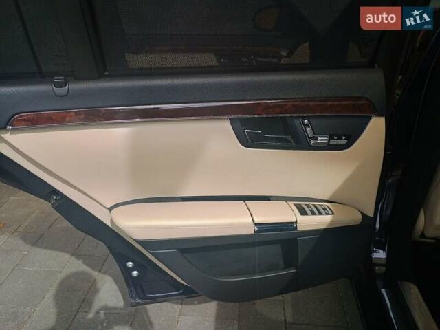 Синий Мерседес С Класс, объемом двигателя 5.5 л и пробегом 350 тыс. км за 11300 $, фото 4 на Automoto.ua