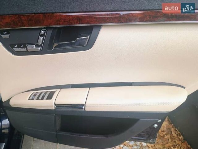 Синий Мерседес С Класс, объемом двигателя 5.5 л и пробегом 350 тыс. км за 11300 $, фото 22 на Automoto.ua