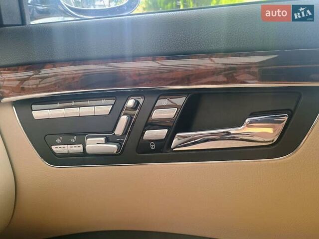 Синий Мерседес С Класс, объемом двигателя 5.5 л и пробегом 350 тыс. км за 11300 $, фото 5 на Automoto.ua