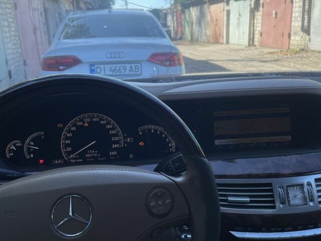 Синій Мерседес С Клас, об'ємом двигуна 3.5 л та пробігом 350 тис. км за 6900 $, фото 3 на Automoto.ua