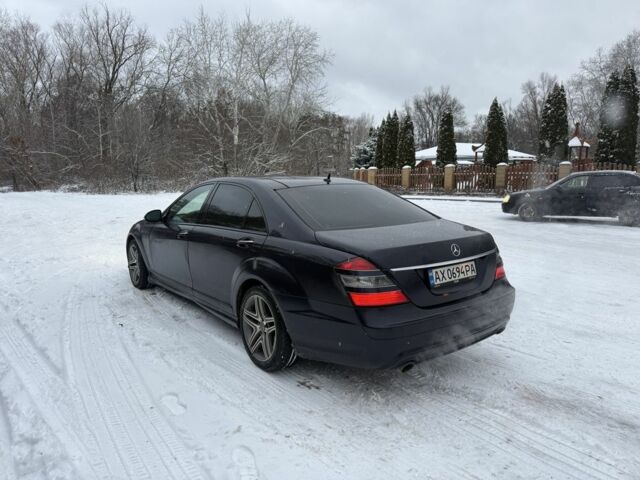 Синий Мерседес С Класс, объемом двигателя 3.5 л и пробегом 337 тыс. км за 8999 $, фото 2 на Automoto.ua