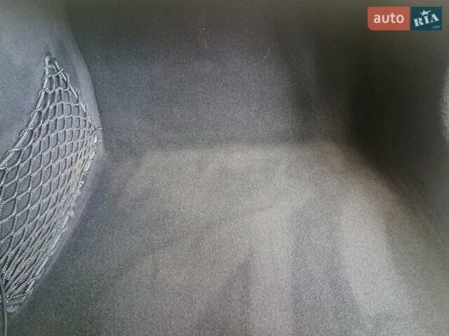 Синий Мерседес С Класс, объемом двигателя 5.5 л и пробегом 350 тыс. км за 11300 $, фото 29 на Automoto.ua