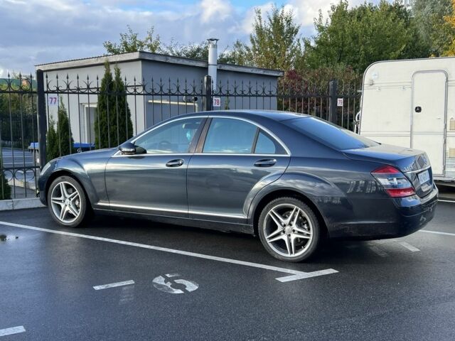 Синій Мерседес С Клас, об'ємом двигуна 3.5 л та пробігом 350 тис. км за 6900 $, фото 1 на Automoto.ua